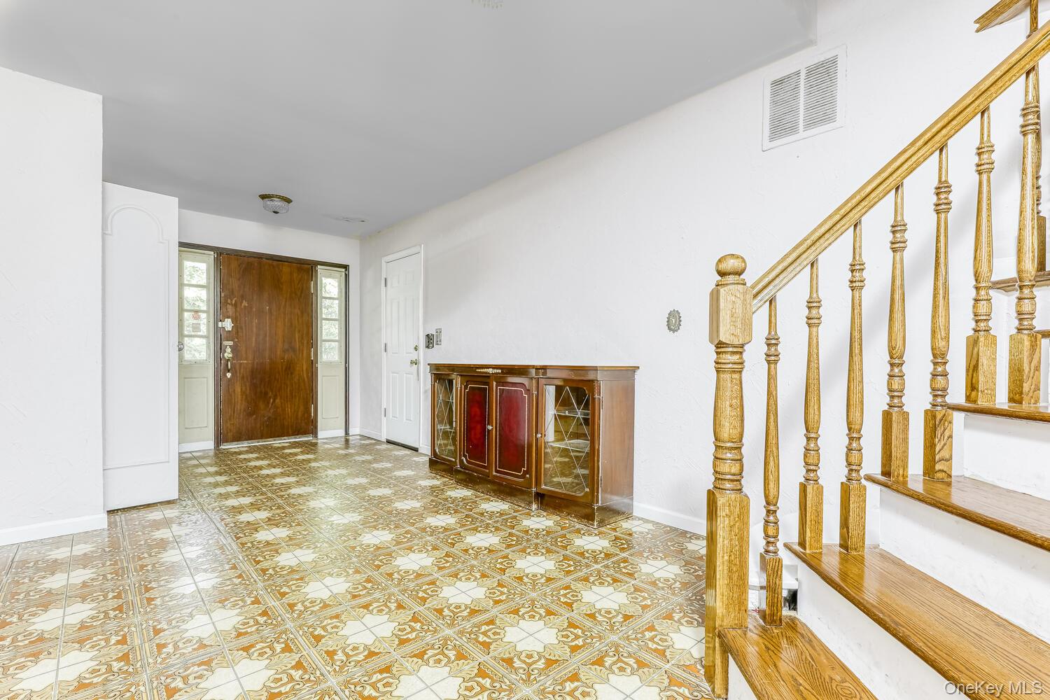 38 Forshay Road Monsey, NY 10952 - Photo 8 of 34 a view of an empty room with a window