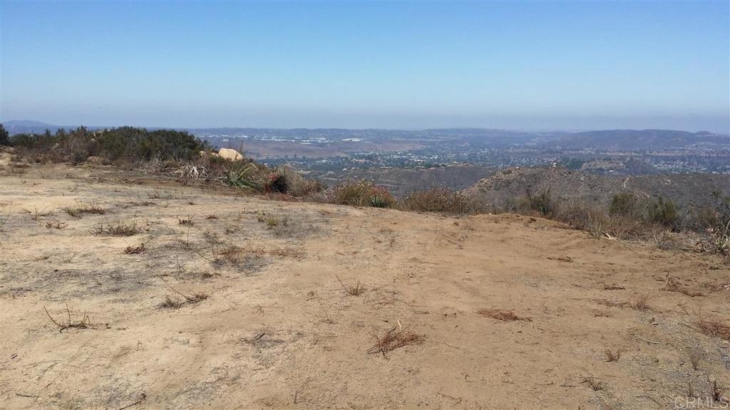 15425 Westview Road Poway, CA 92064 - Photo 11 of 24 a view of a dry yard