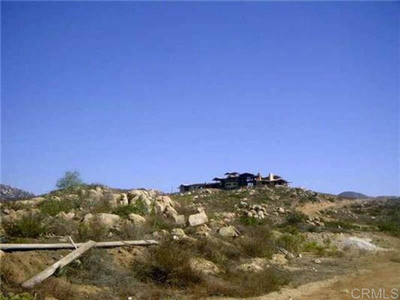 15425 Westview Road Poway, CA 92064 - Photo 3 of 24 a view of a building