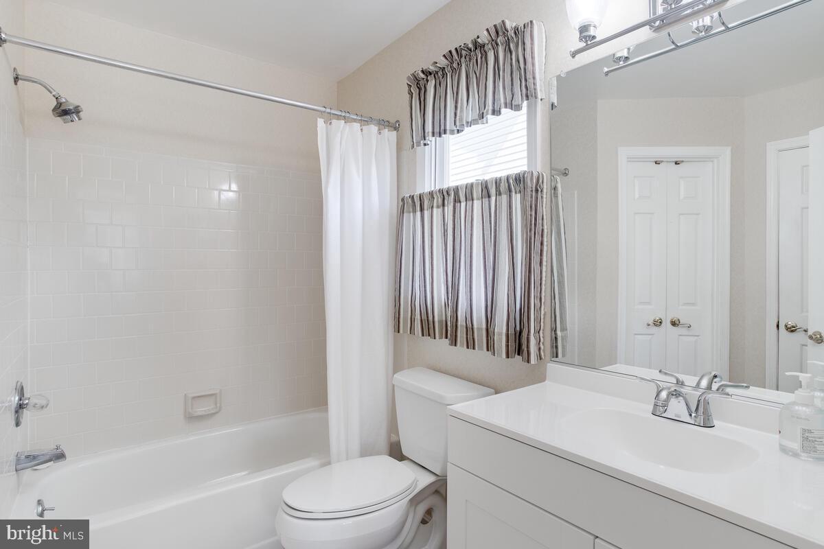 14226 Summit Lane Laurel, MD 20708 - Photo 29 of 58 En-suite in second bedroom