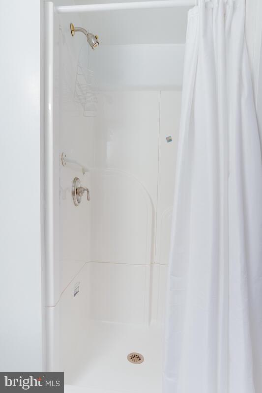 14226 Summit Lane Laurel, MD 20708 - Photo 41 of 58 Shower stall in 3rd bath