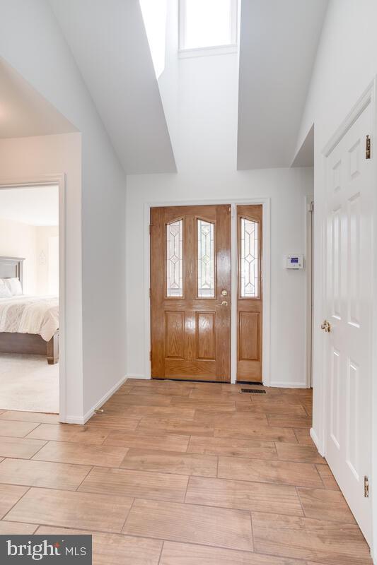 14226 Summit Lane Laurel, MD 20708 - Photo 5 of 58 View of front door from living room