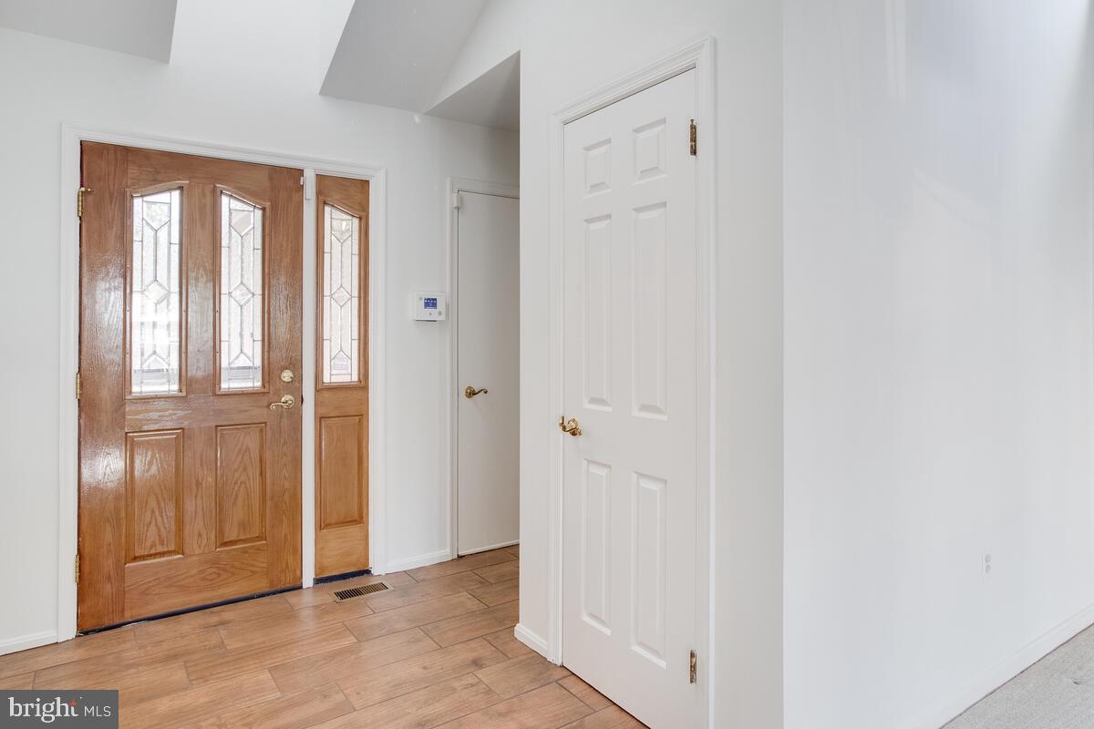 14226 Summit Lane Laurel, MD 20708 - Photo 6 of 58 Foyer