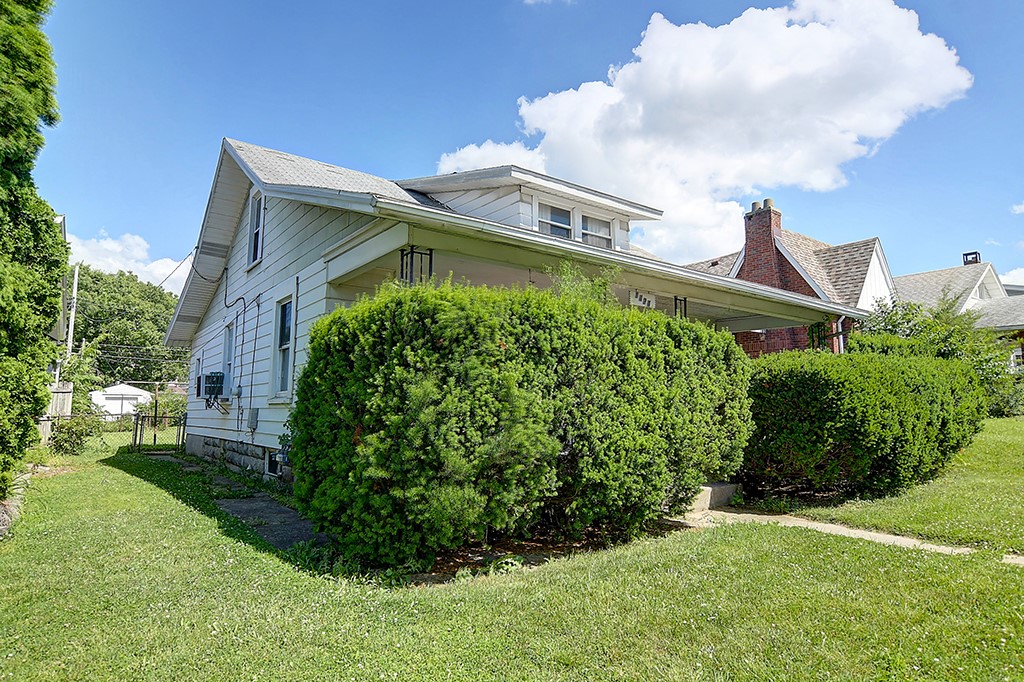 1424 Coventry Road Dayton, OH 45410 - Photo 3 of 21