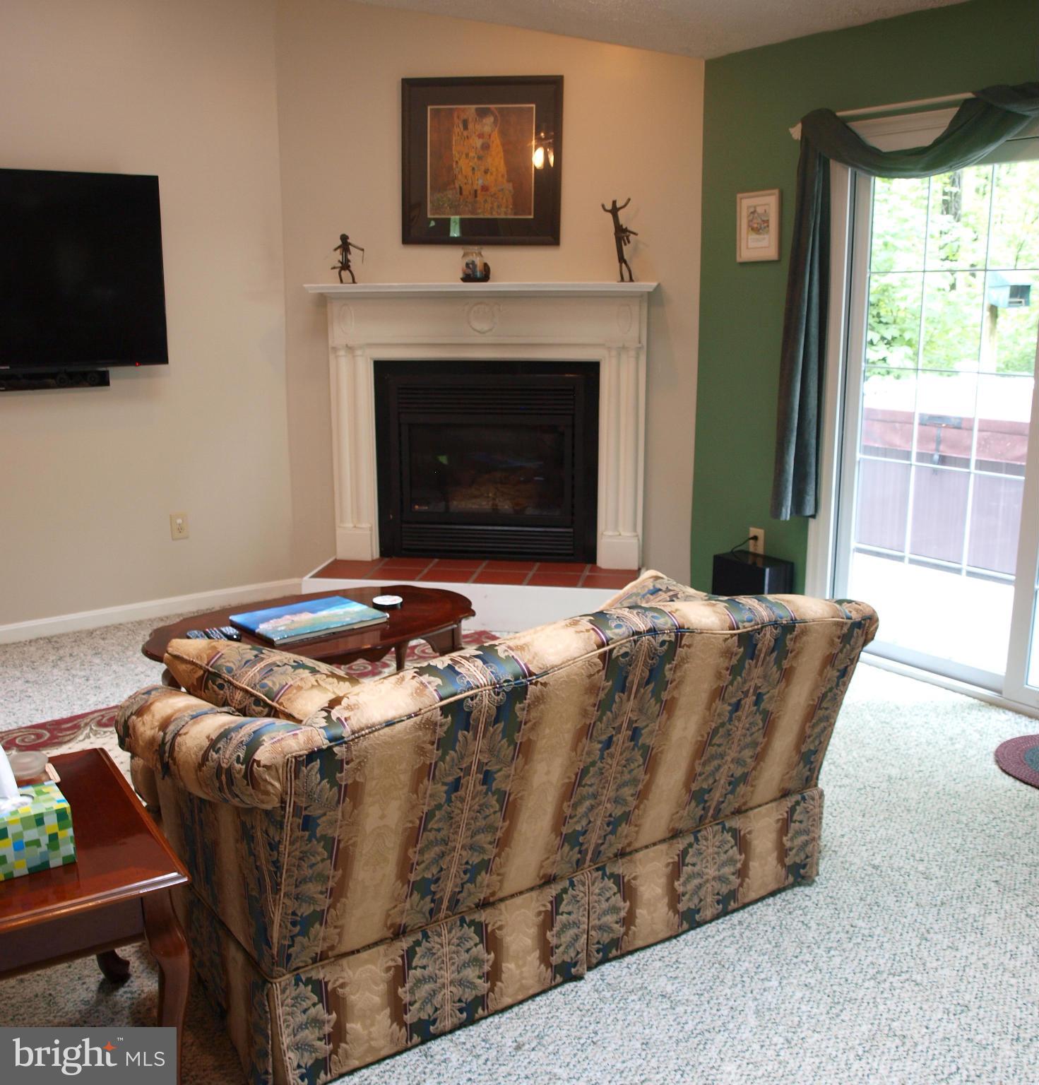 555 Wilson Road Crownsville, MD 21032 - Photo 8 of 23 Living Room