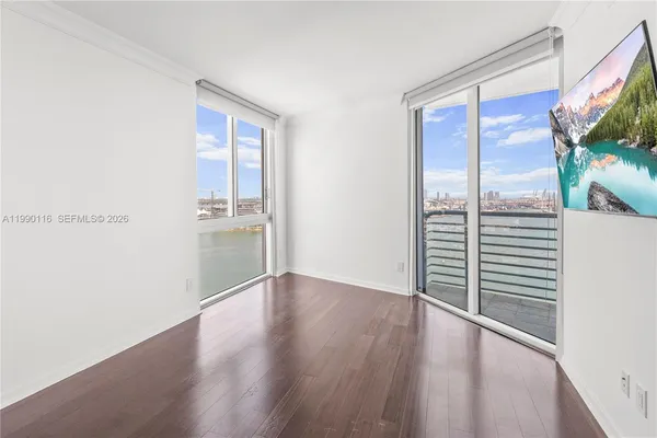 $5,300 | 335 South Biscayne Boulevard, Unit 2512, Miami, FL 33131