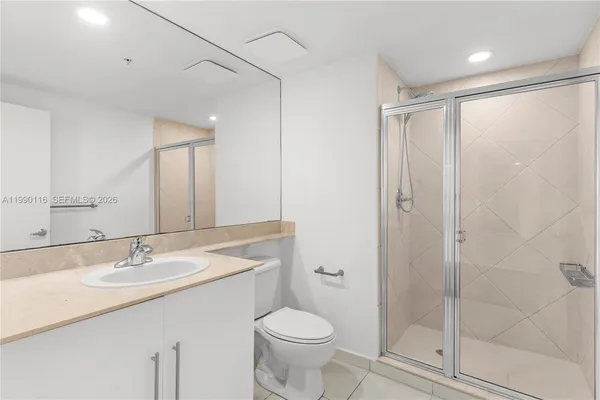 $5,300 | 335 South Biscayne Boulevard, Unit 2512, Miami, FL 33131