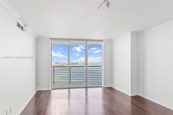 $5,300 | 335 South Biscayne Boulevard, Unit 2512, Miami, FL 33131