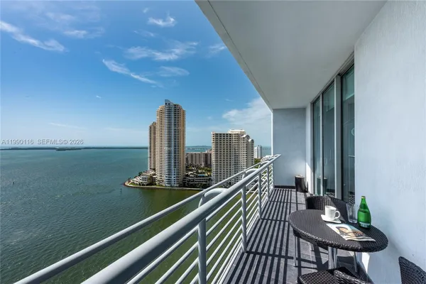 $5,300 | 335 South Biscayne Boulevard, Unit 2512, Miami, FL 33131