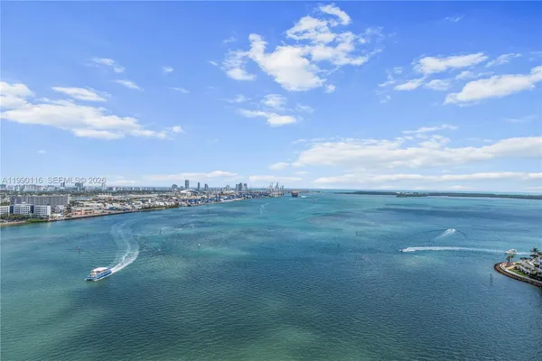 $5,300 | 335 South Biscayne Boulevard, Unit 2512, Miami, FL 33131