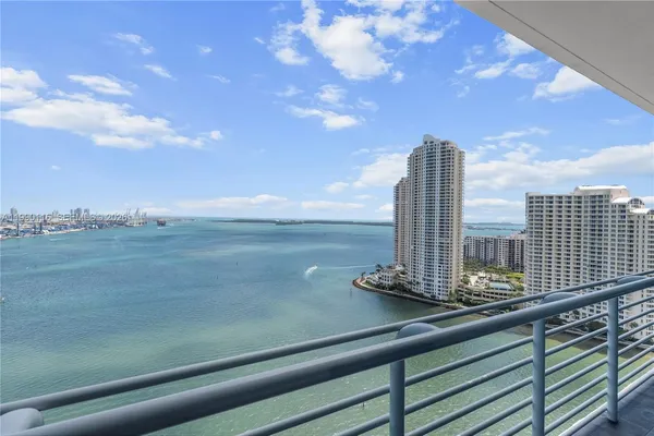 $5,300 | 335 South Biscayne Boulevard, Unit 2512, Miami, FL 33131