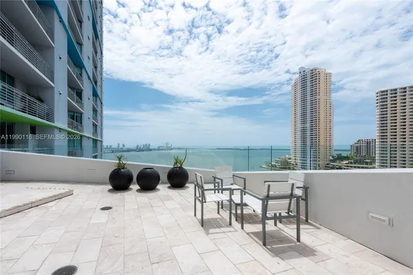 $5,300 | 335 South Biscayne Boulevard, Unit 2512, Miami, FL 33131