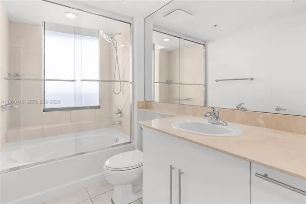 $5,300 | 335 South Biscayne Boulevard, Unit 2512, Miami, FL 33131