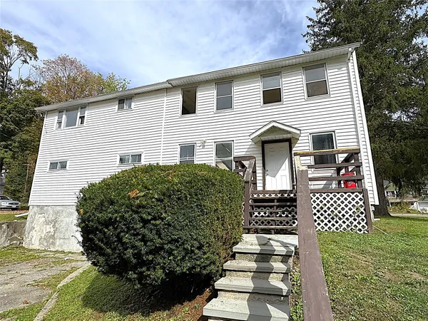 $1,400 | 609 North Nanticoke Avenue, Unit 3, Endicott, NY 13760