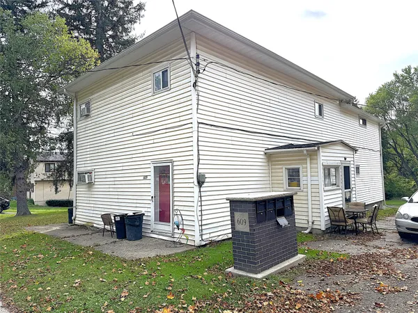 $1,400 | 609 North Nanticoke Avenue, Unit 3, Endicott, NY 13760