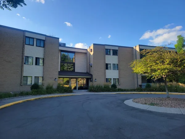 $169,900 | 11160 Anderson Lakes Parkway, Unit 319, Eden Prairie, MN 55344