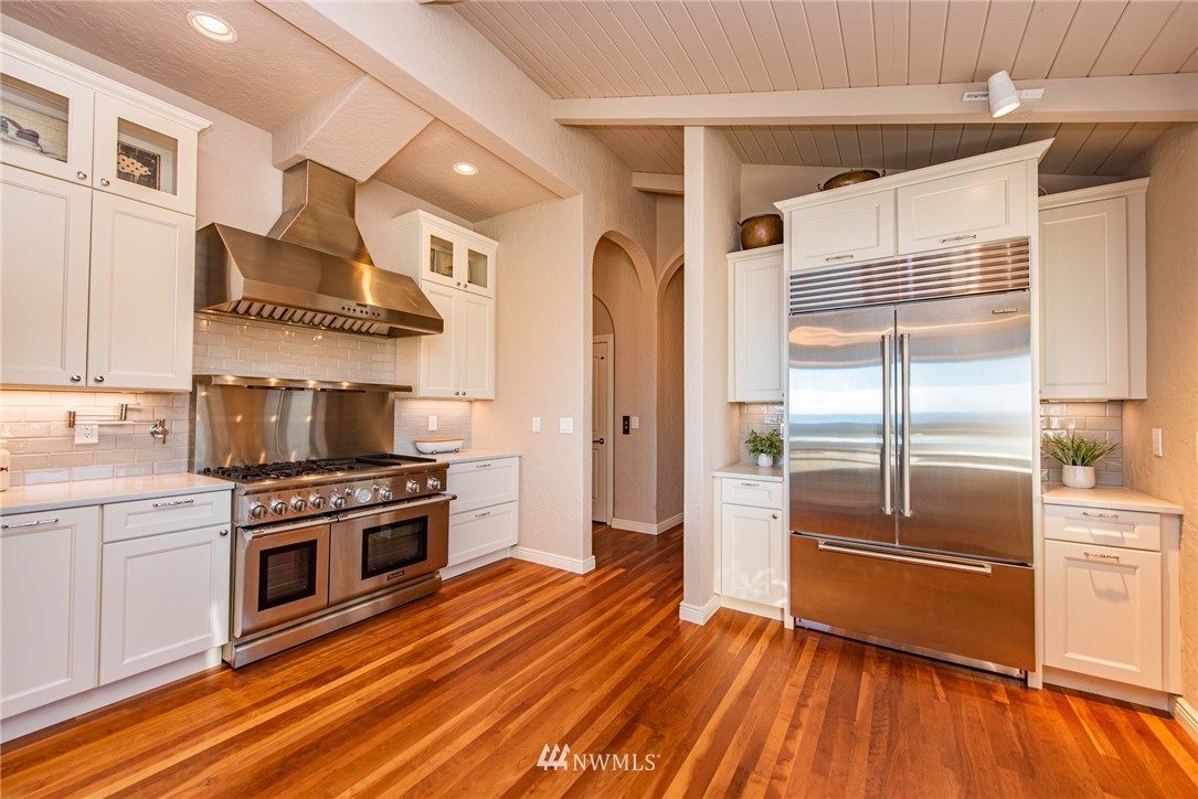 293 3 Crabs Road Sequim, WA 98382 - Photo 8 of 40 Gallery Image 8