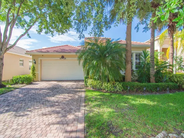 $420,000 | 1929 Grey Falcon Circle Southwest, Vero Beach, FL 32962