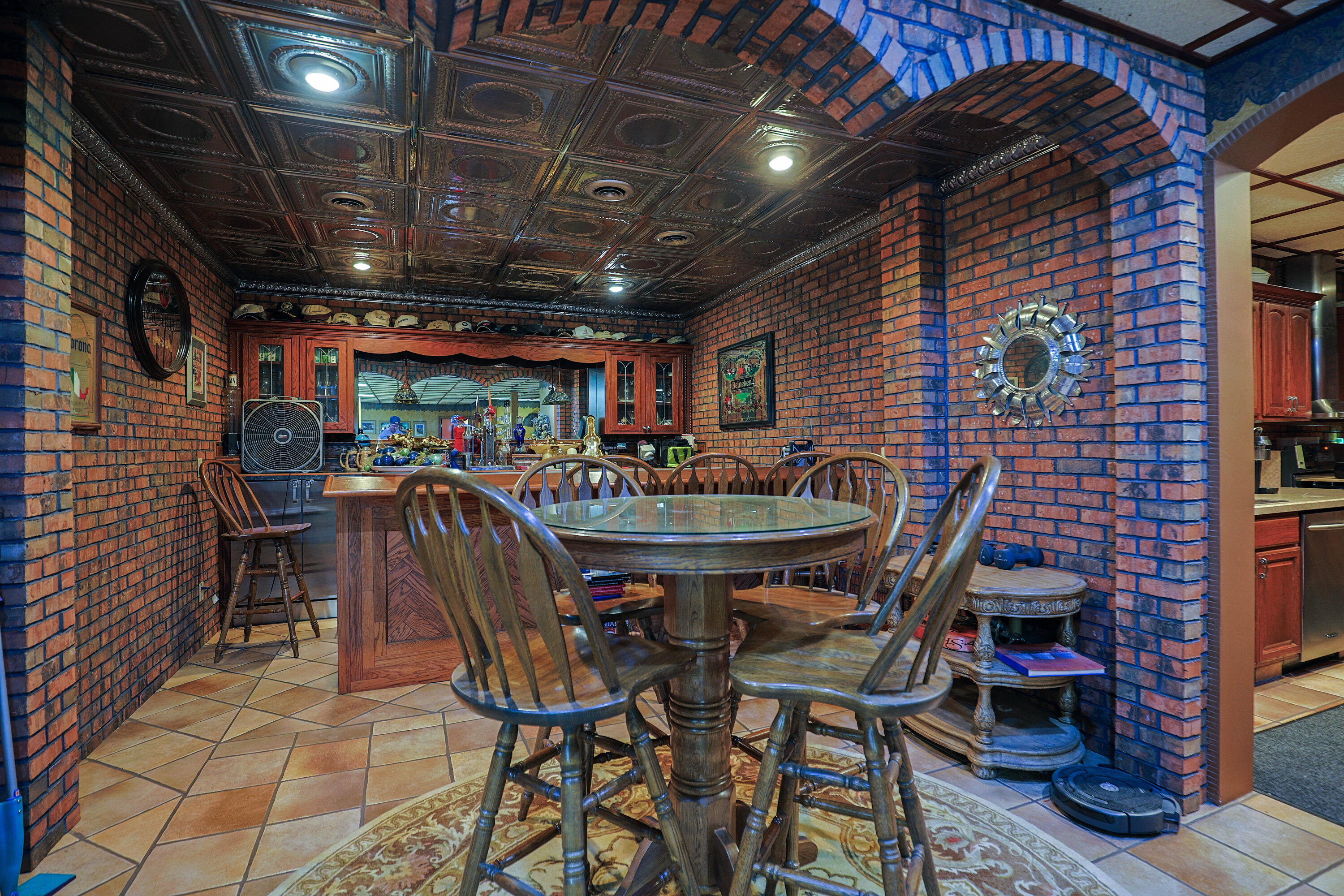 2315 Weigl Road Saginaw, MI 48609 - Photo 64 of 154 Basement Bar