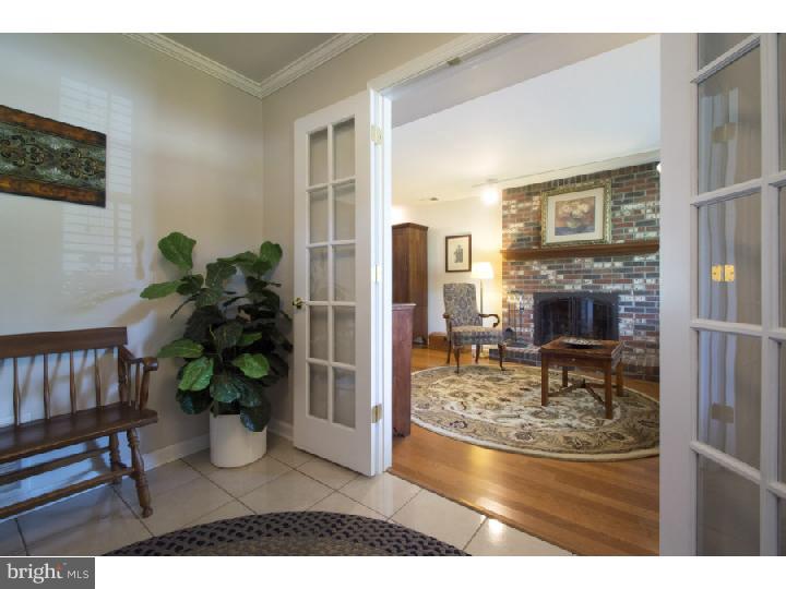 2 Rita Road Lawrenceville, NJ 08648 - Photo 4 of 25 Foyer