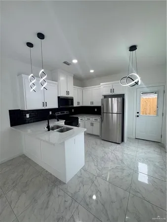 $1,100 | 5804 Notre Dame Avenue, Unit 3, Mission, TX 78573