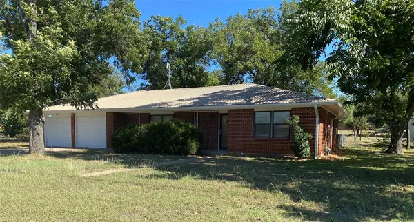$1,550 | 646 North Main Street, Springtown, TX 76082