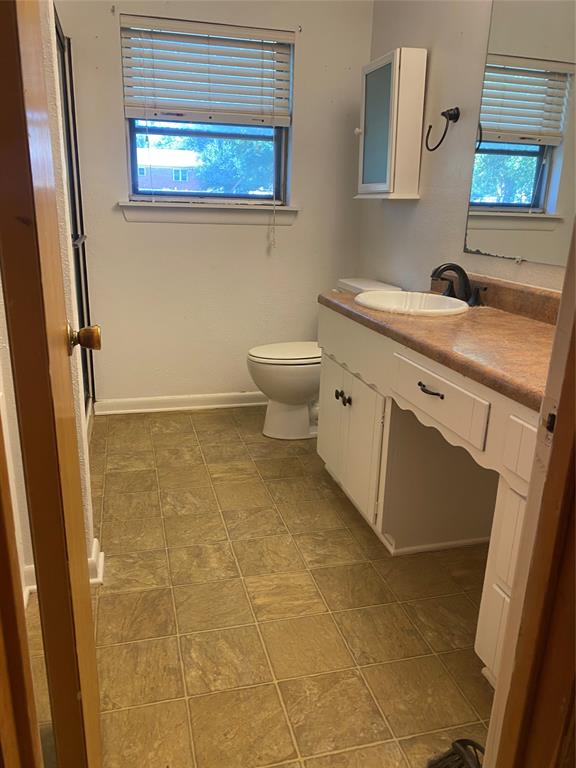 646 North Main Street Springtown, TX 76082 - Photo 11 of 15