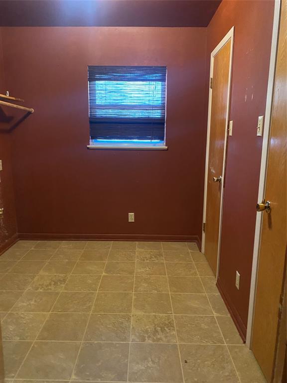 646 North Main Street Springtown, TX 76082 - Photo 13 of 15