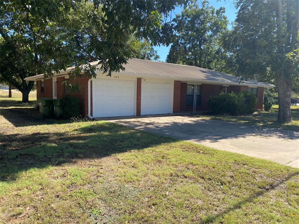 646 North Main Street Springtown, TX 76082 - Photo 2 of 15