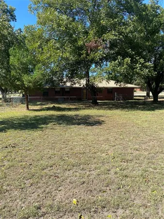$1,550 | 646 North Main Street, Springtown, TX 76082