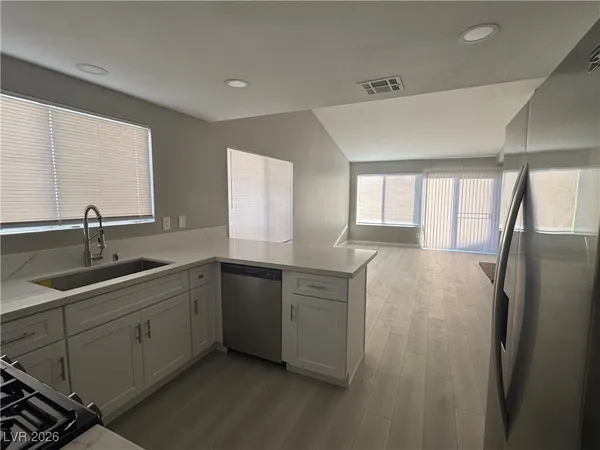 $2,200 | 7447 Palermo Avenue, Las Vegas, NV 89147