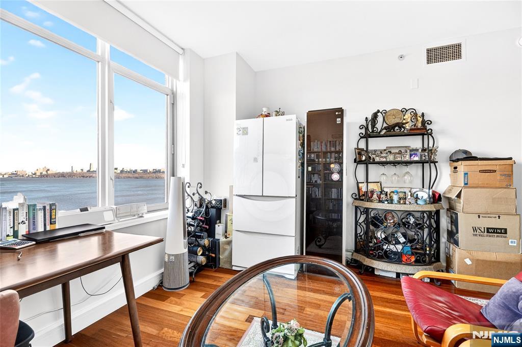 8100 River Road, Unit 801 North Bergen, NJ 07047 - Photo 46 of 48 a very nice looking room with a large window