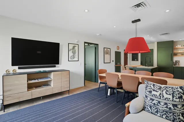 $2,275,000 | 69 Hourglass Drive, Unit 210, Stowe, VT 05672