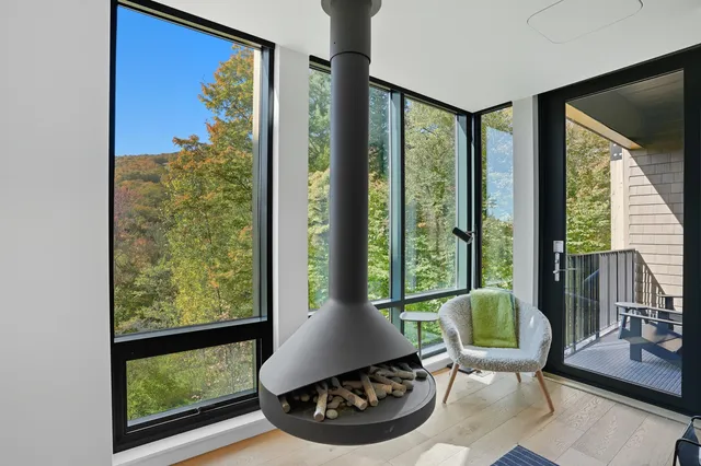 $2,275,000 | 69 Hourglass Drive, Unit 210, Stowe, VT 05672