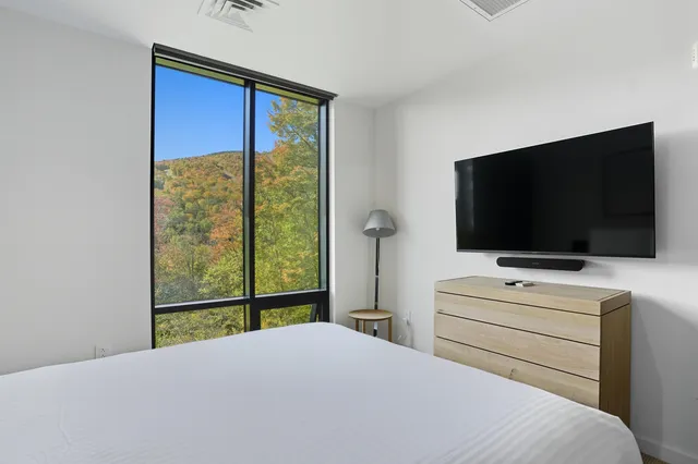 $2,275,000 | 69 Hourglass Drive, Unit 210, Stowe, VT 05672