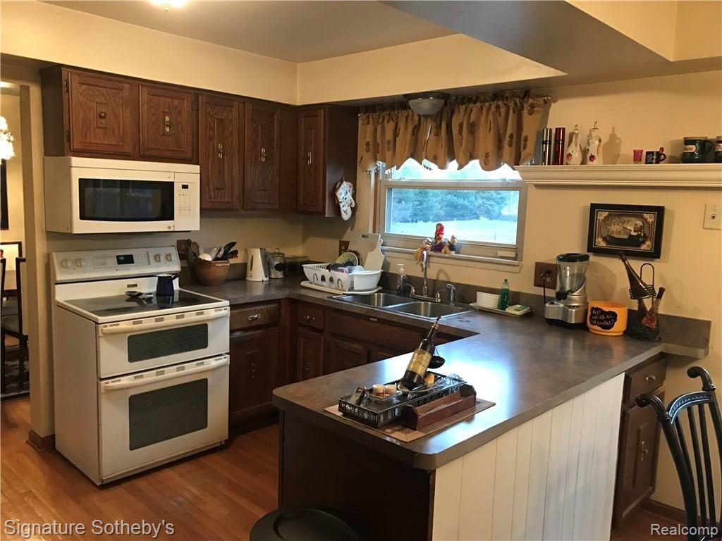 721 Abbey Court Rochester Hills, MI 48307 - Photo 10 of 24
