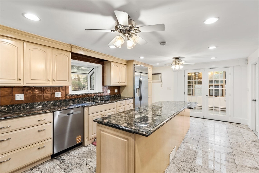 227 Walnut Street Saugus, MA 01906 - Photo 13 of 41