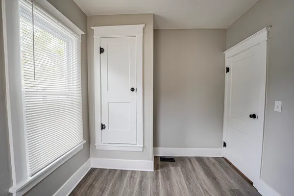 $2,100 | 746 Jackson Street, Aurora, IL 60505