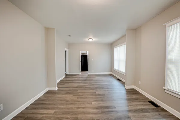 $2,100 | 746 Jackson Street, Aurora, IL 60505
