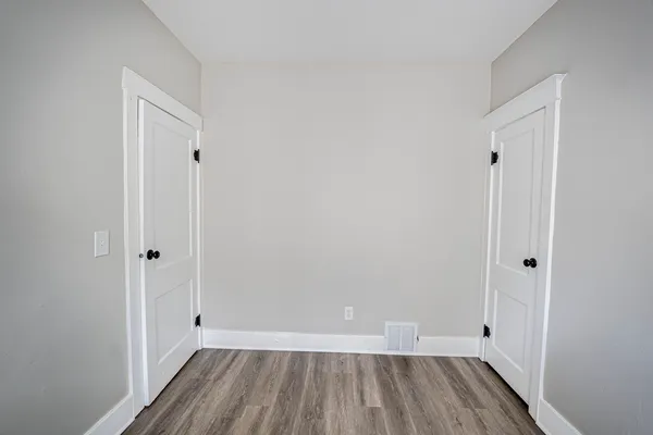 $2,100 | 746 Jackson Street, Aurora, IL 60505