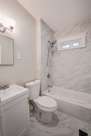 $2,100 | 746 Jackson Street, Aurora, IL 60505