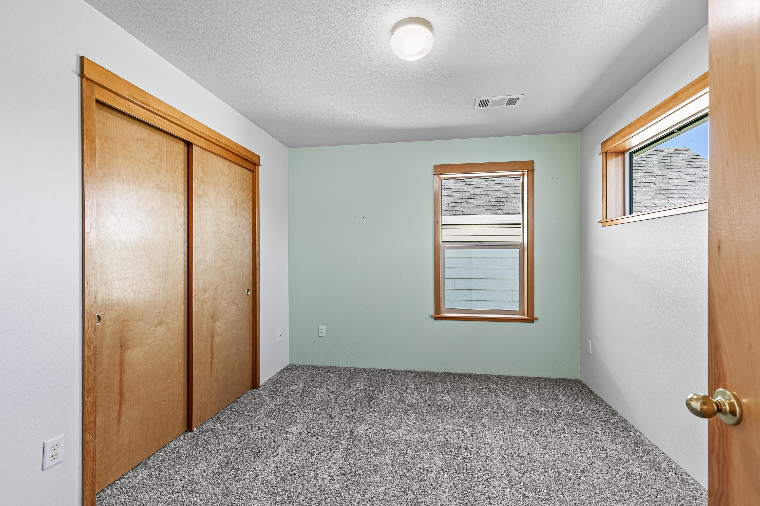 5 Logan Way Talent, OR 97540 - Photo 24 of 35 9R9A6309
