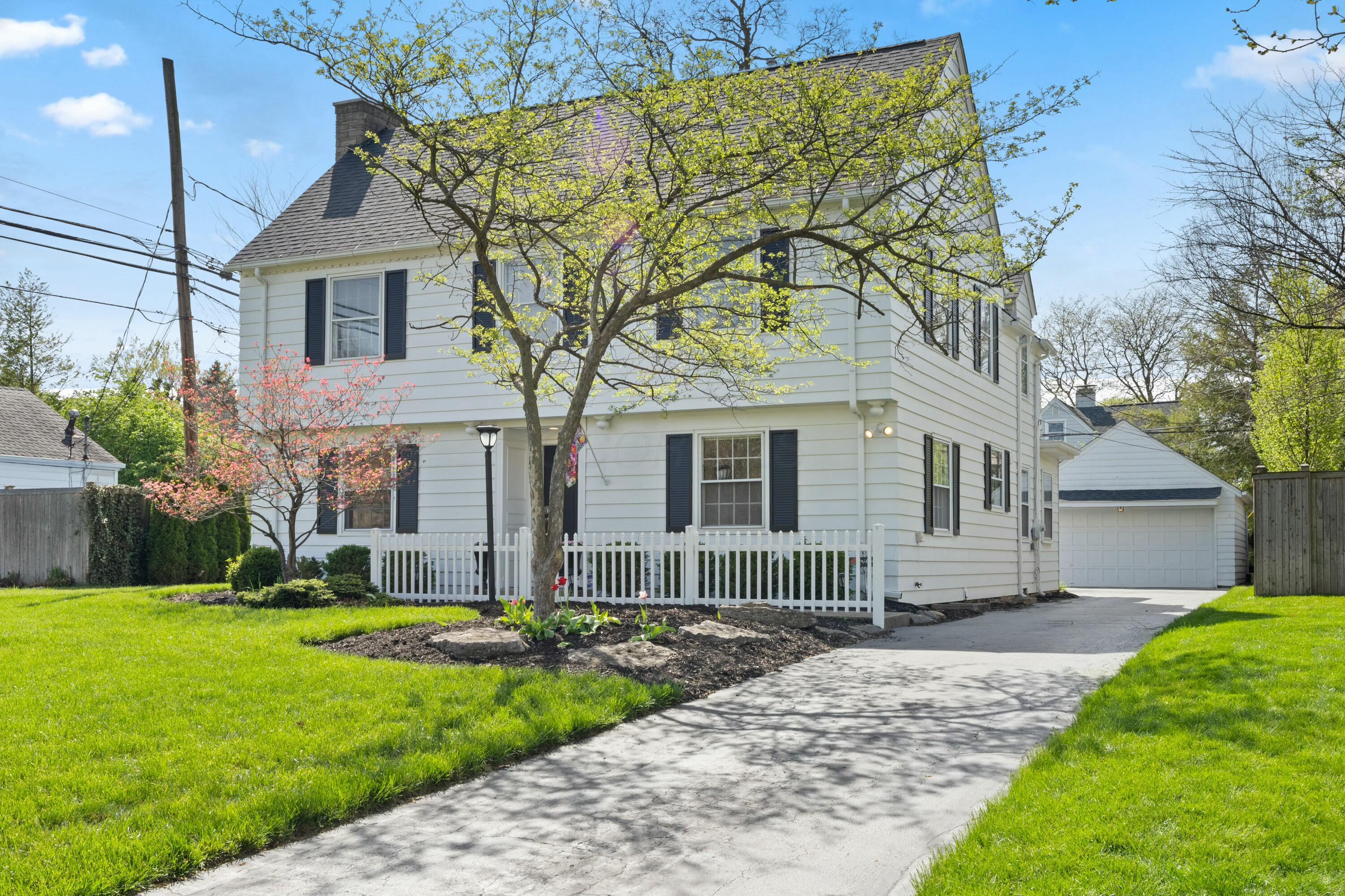 2597 York Road Upper Arlington, OH 43221 - Photo 4 of 71 Front of Home