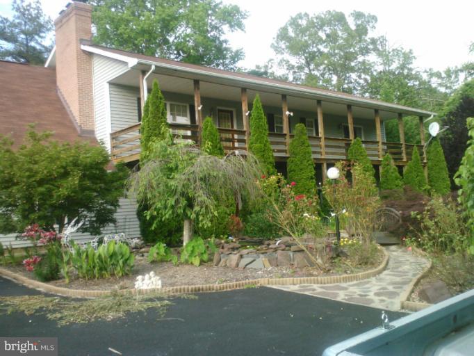 8185 Tate Road Ruther Glen, VA 22546 - Photo 1 of 30 Exterior (Front)