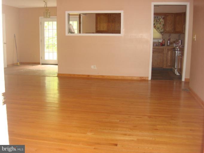 8185 Tate Road Ruther Glen, VA 22546 - Photo 13 of 30 Interior (General)