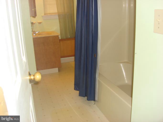 8185 Tate Road Ruther Glen, VA 22546 - Photo 22 of 30 Bath