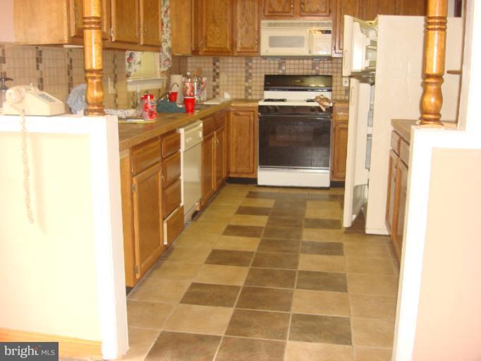 8185 Tate Road Ruther Glen, VA 22546 - Photo 27 of 30 Kitchen