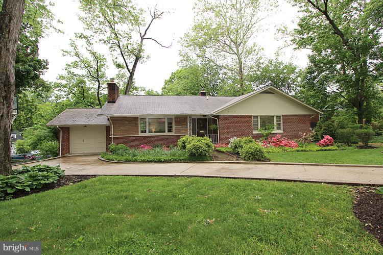 6100 Walhonding Road Bethesda, MD 20816 - Photo 30 of 30 Exterior (Front)