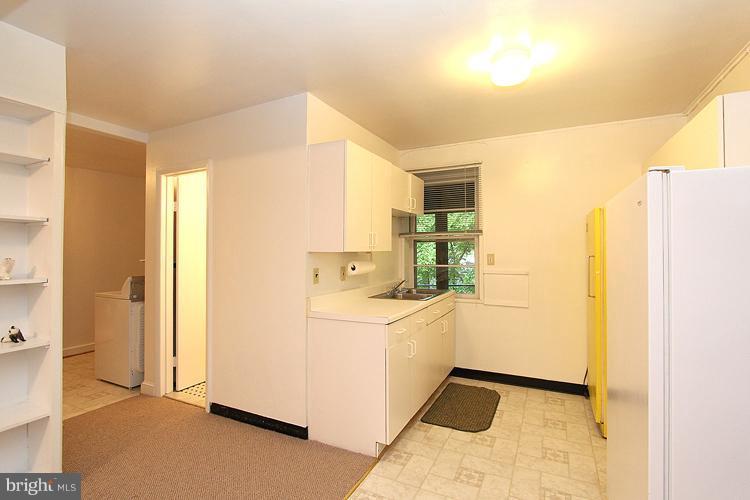 6100 Walhonding Road Bethesda, MD 20816 - Photo 6 of 30 Interior (General) lower level kitchenette