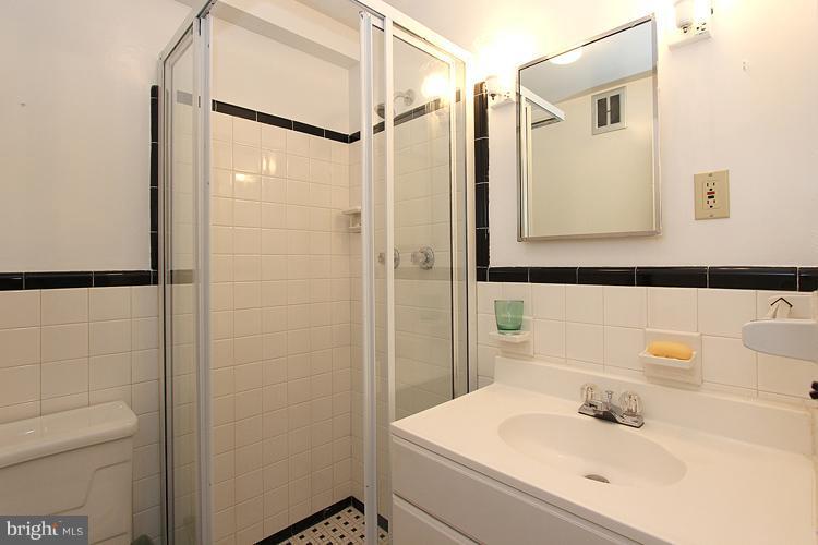 6100 Walhonding Road Bethesda, MD 20816 - Photo 7 of 30 Bath on lower level
